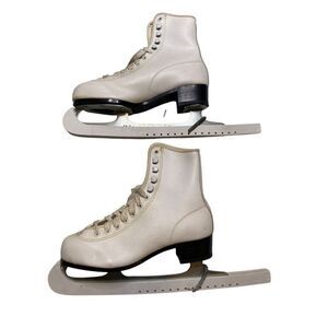 Vintage White Figure Ice Skates Womens Size 9 Made In Canada Winter Snow Sports